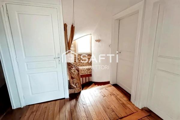 Propriété spacieuse avec dépendance et terrain clos