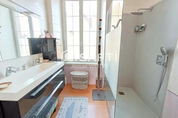 Propriété spacieuse avec dépendance et terrain clos