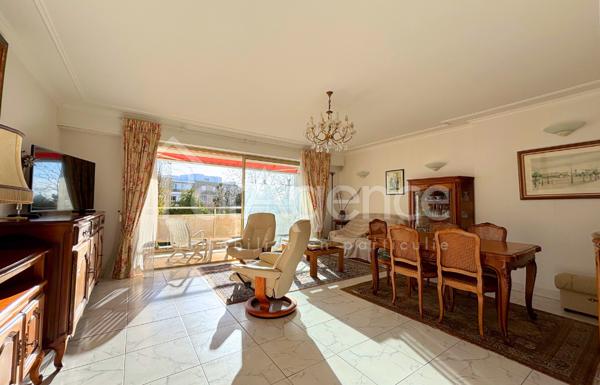 Appartement T5 - Centre-ville - Aperçu mer