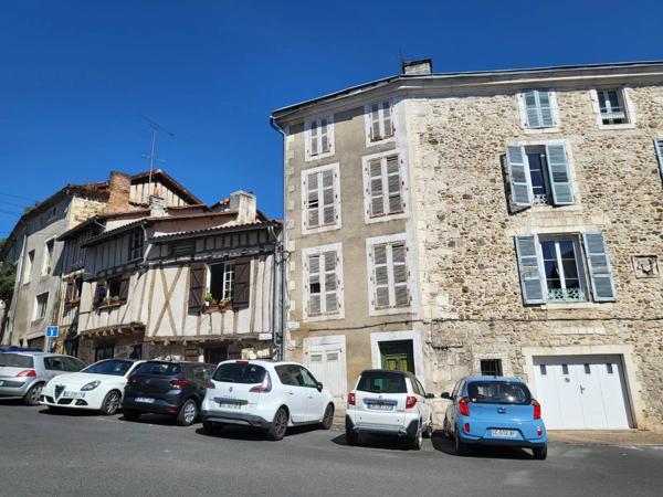 Maison de ville à restaurer au fort potentiel