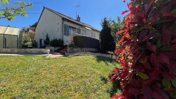 Maison à vendre à Luynes dans l'Indre-et-Loire (37230), ref : 999/3758   
LUYNES