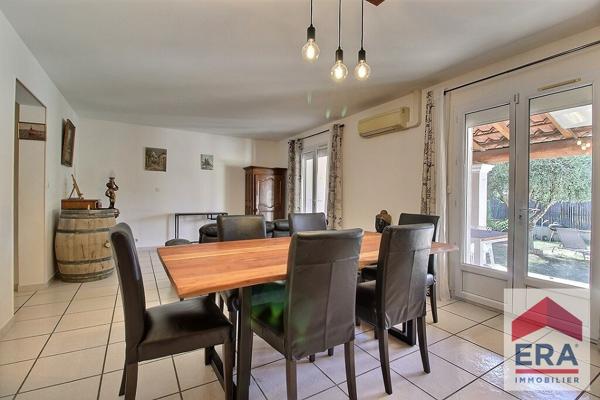 Maison Orange 4 pièces 91 m² - 3 chambres - Jardin - Piscine - Garage