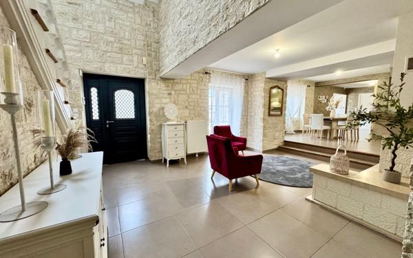 Maison à vendre    6 pièces •  La Chapelle-Saint-Mesmin