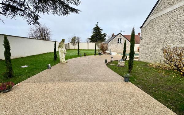 Maison à vendre    6 pièces •  La Chapelle-Saint-Mesmin