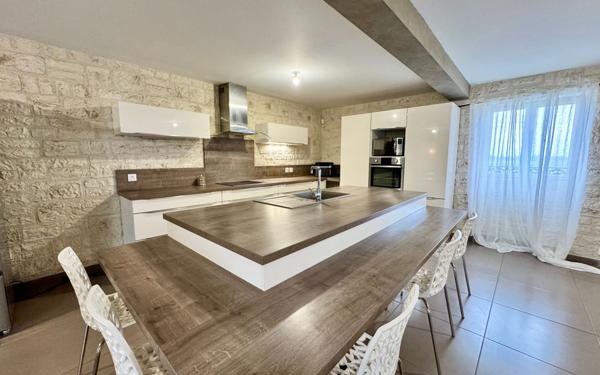 Maison à vendre    6 pièces •  La Chapelle-Saint-Mesmin