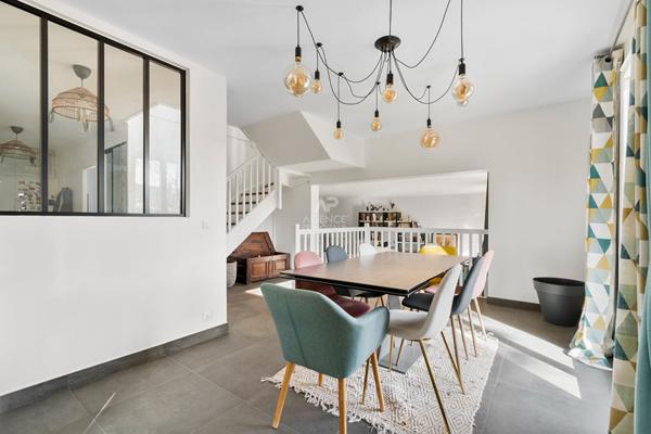 Maison SAINT GERMAIN EN LAYE / Chambourcy 8 pièce(s) 204m2 €960 000 ** - Référence 17727