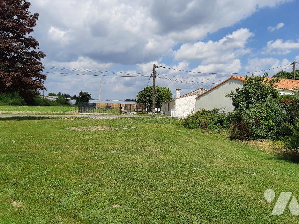 SAINT JULIEN DE CONCELLES terrain 483m²