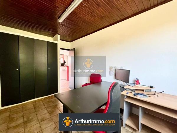 Vente                                                      Immeuble
                        
                     9 pièces                      170 m2                     à Faremoutiers