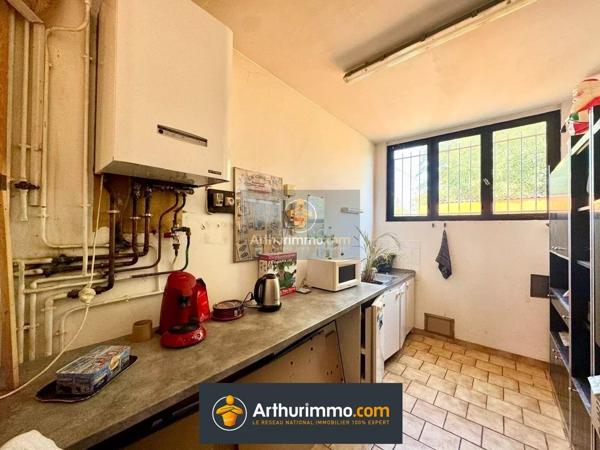 Vente                                                      Immeuble
                        
                     9 pièces                      170 m2                     à Faremoutiers