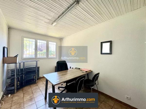 Vente                                                      Immeuble
                        
                     9 pièces                      170 m2                     à Faremoutiers