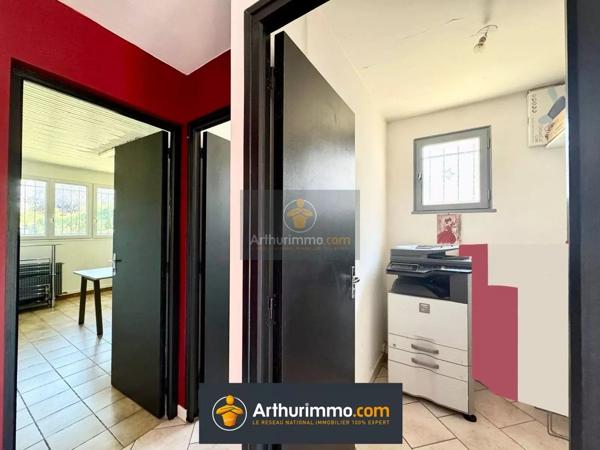 Vente                                                      Immeuble
                        
                     9 pièces                      170 m2                     à Faremoutiers