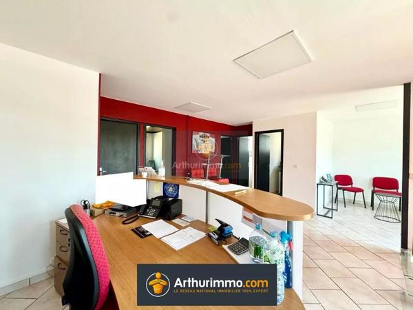 Vente                                                      Immeuble
                        
                     9 pièces                      170 m2                     à Faremoutiers