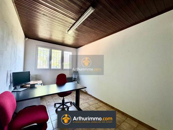 Vente                                                      Immeuble
                        
                     9 pièces                      170 m2                     à Faremoutiers
