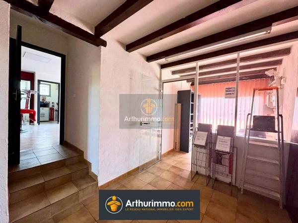 Vente                                                      Immeuble
                        
                     9 pièces                      170 m2                     à Faremoutiers
