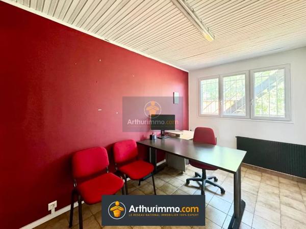 Vente                                                      Immeuble
                        
                     9 pièces                      170 m2                     à Faremoutiers