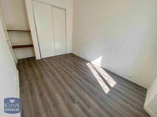 Appartement à louer 2 pièces 42m² Toulon (83000)