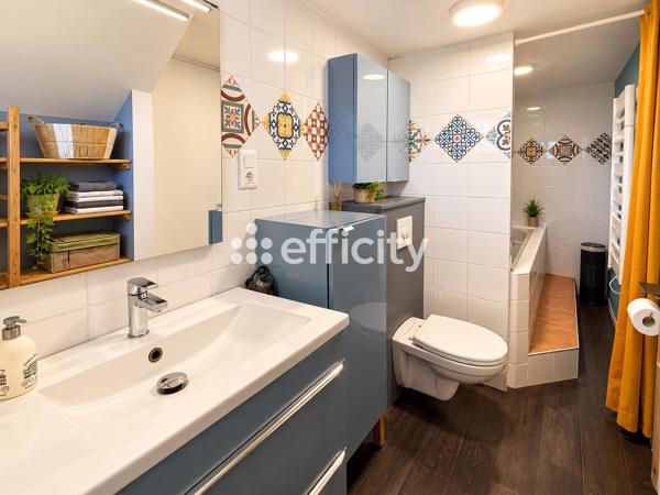 Maison
         6 pièces
        - 153 m² Exclusivité 450 000 € *