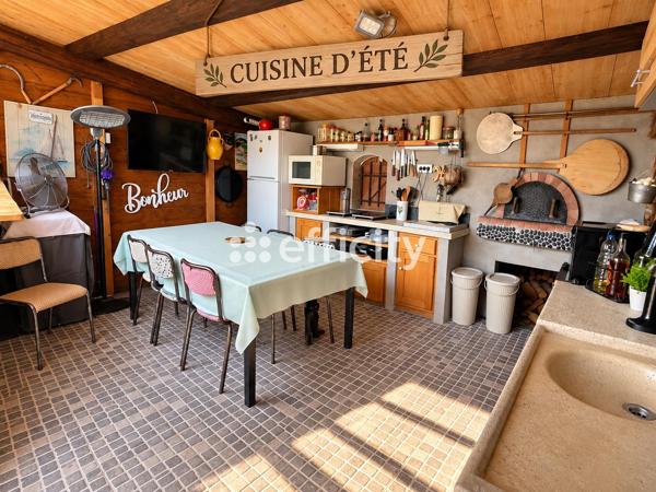 Maison
         6 pièces
        - 153 m² Exclusivité 450 000 € *