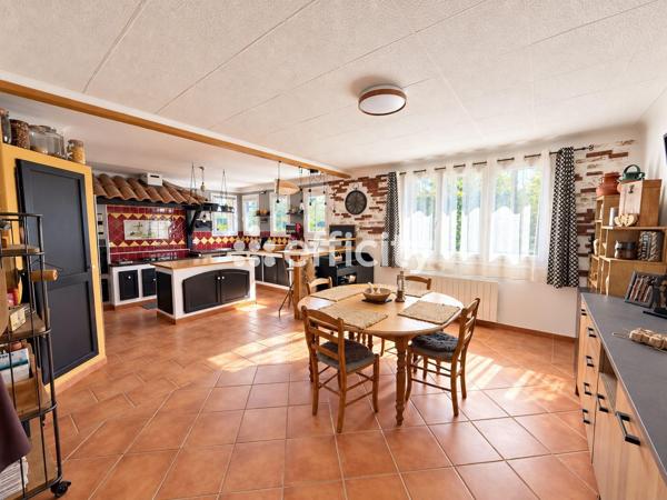 Maison
         6 pièces
        - 153 m² Exclusivité 450 000 € *