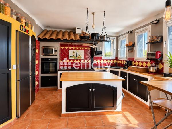 Maison
         6 pièces
        - 153 m² Exclusivité 450 000 € *