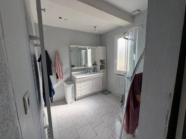 Maison avec studio et piscine