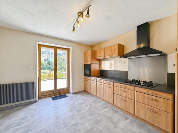 Moosch, 68690, maison 4 chambres, terrain plat 15 ares, proche école et commodités