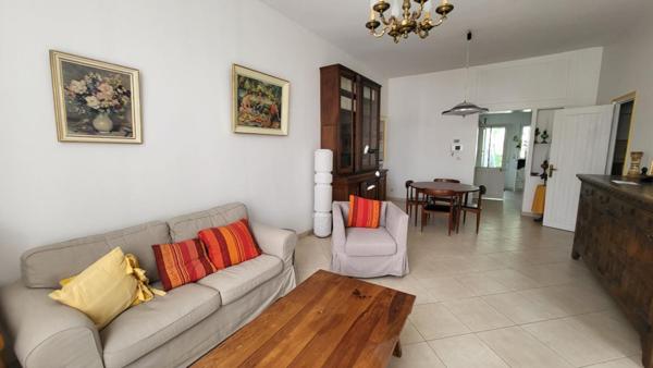 MAISON HYPER CENTRE AVEC COUR