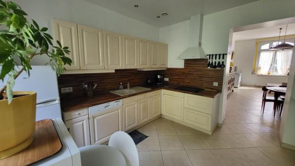 MAISON HYPER CENTRE AVEC COUR