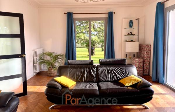 SAUJON VILLA 9 PIECES PARC 5213 M2 PISCINE