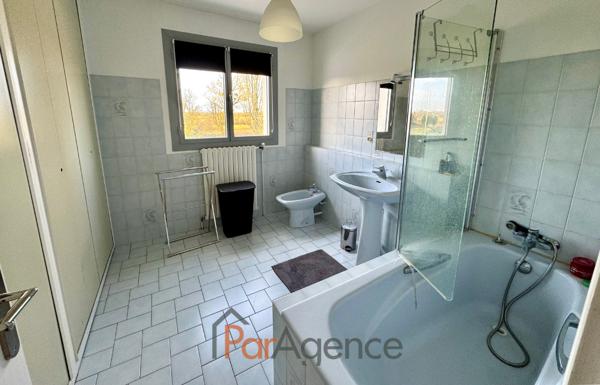 SAUJON VILLA 9 PIECES PARC 5213 M2 PISCINE