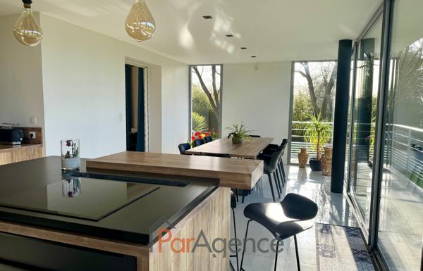 SAUJON VILLA 9 PIECES PARC 5213 M2 PISCINE