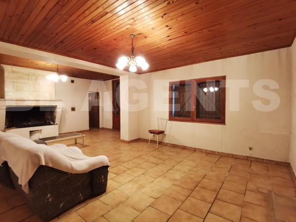 PROPRIETE VITICOLE BATIMENTS + VIGNES + BOIS A LUSSAC