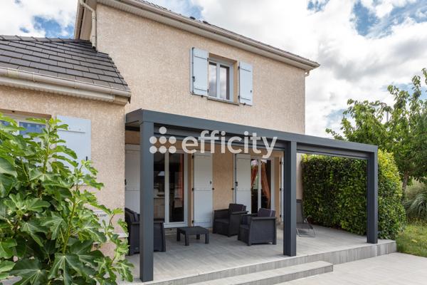 Maison
         4 pièces
        - 95 m² 450 000 € *
