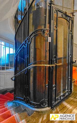 Versailles Notre-Dame Les Prés Appartement 6 pièces 145 m² situé au 2ème étage avec ascenseur (rarissime) €1 290 000 ** - Référence 27825