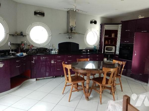 pavillon traditionnel de plain pied avec terrain attenant de 420 m²