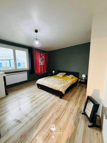 jolie maison famillialle entièrement rénové avec un trés beau jardin