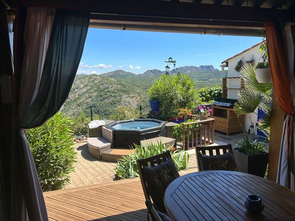 Chalet renové dans domaine privé