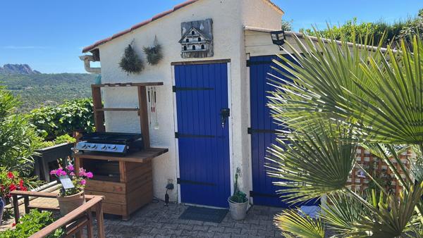 Chalet renové dans domaine privé