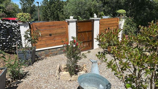 Chalet renové dans domaine privé