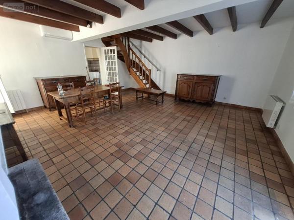 Immeuble à vendre à Saintes en Charente-Maritime (17100), ref : 17111-666