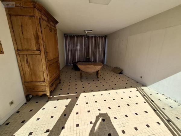 Immeuble à vendre à Saintes en Charente-Maritime (17100), ref : 17111-666