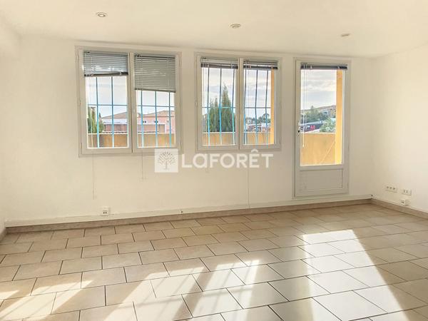 Location bureau Les Angles - 80 m² - 850 €/mois