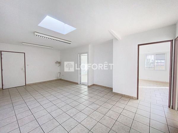 Location bureau Les Angles - 80 m² - 850 €/mois