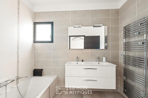 Villa contemporaine au calme absolu