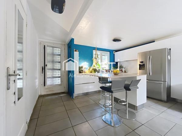 Appartement type F2 avec : Espace de stationnement, Terrasse, Jardin et Atelier !!!!