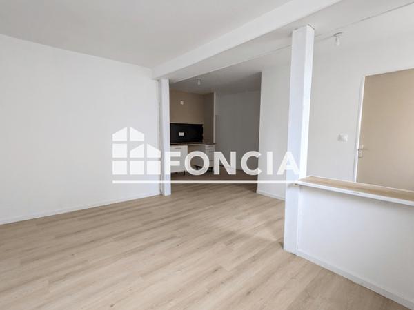 Location Appartement 2 pièces 39.65 m² - 3 rue de Neuvy Conlie 72240