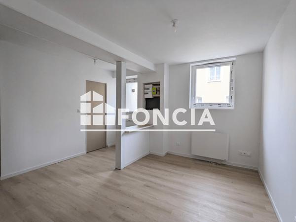 Location Appartement 2 pièces 39.65 m² - 3 rue de Neuvy Conlie 72240