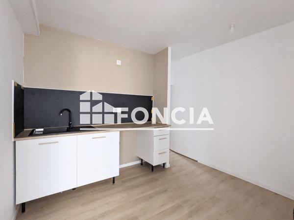 Location Appartement 2 pièces 39.65 m² - 3 rue de Neuvy Conlie 72240