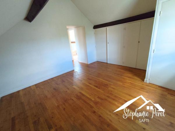 Un véritable havre de paix avec de beaux volumes et un extérieur plein de potentiel