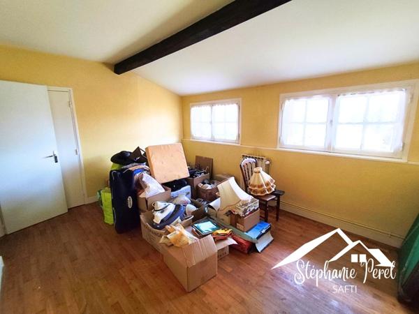 Un véritable havre de paix avec de beaux volumes et un extérieur plein de potentiel